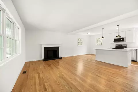 Living - 3 Juniper St, Ipswich, MA 01938 photo 1 of 7