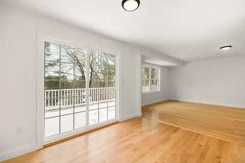 Living - 3 Juniper St, Ipswich, MA 01938 photo 5 of 7