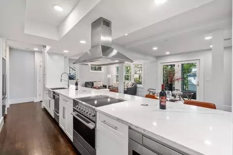 111 Winthrop Rd #1, Brookline, MA 02445