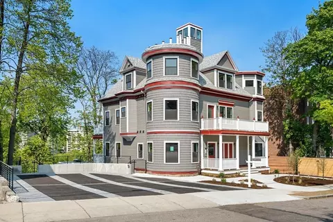 111 Winthrop Rd #2, Brookline, MA 02445 photo 2