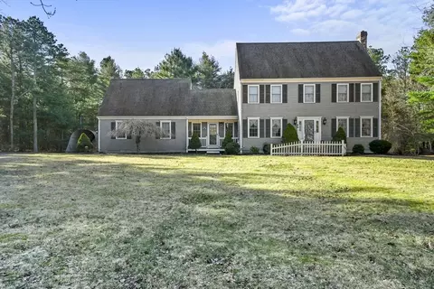 44 Bay Farm Dr, Plymouth, MA 02360