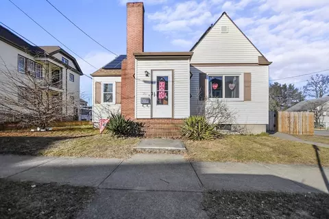 207 Dawson St, New Bedford, MA 02745