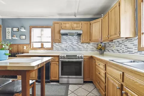 1051 Stafford Rd, Fall River, MA 02721 photo 11