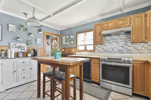 1051 Stafford Rd, Fall River, MA 02721 photo 9