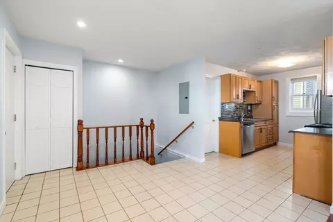 12 Hamilton St #7, Everett, MA 02149 photo 2