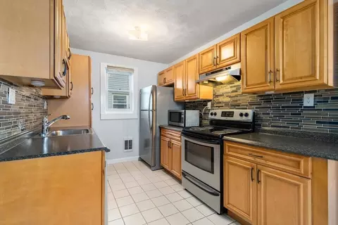 12 Hamilton St #7, Everett, MA 02149 photo 4