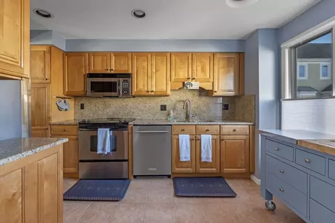 37 Constitution Ln #13, Danvers, MA 01923 photo 4