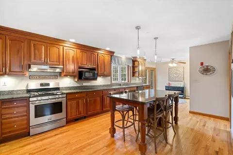 33 Glendale Rd, Sturbridge, MA 01518 photo 4