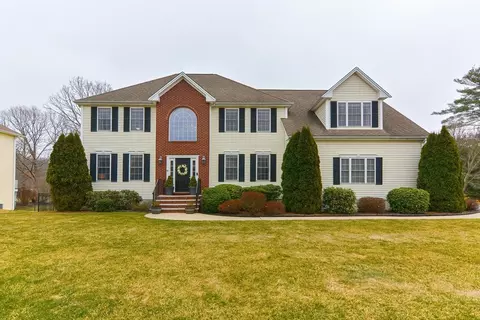 51 Oriole Dr, North Attleboro, MA 02760