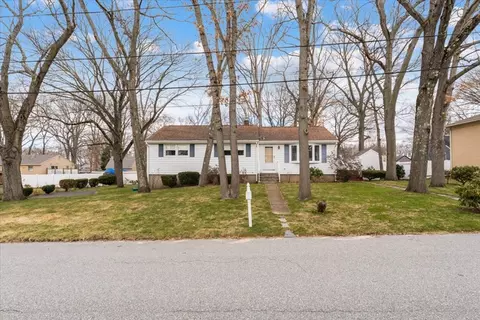 60 Florence Ave, Attleboro, MA 02703