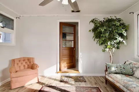 51 Emerson St, Springfield, MA 01118 photo 5