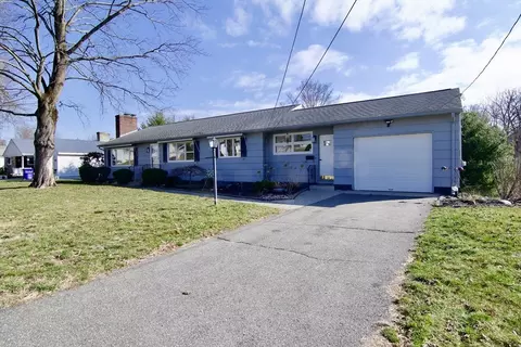 51 Emerson St, Springfield, MA 01118