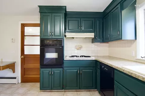 51 Emerson St, Springfield, MA 01118 photo 12