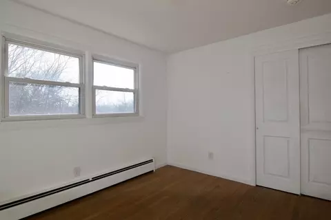 51 Emerson St, Springfield, MA 01118 photo 38