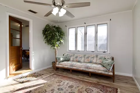 51 Emerson St, Springfield, MA 01118 photo 7