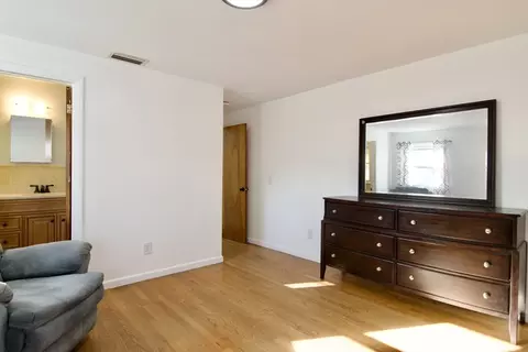 51 Emerson St, Springfield, MA 01118 photo 30