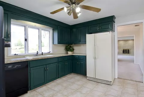 51 Emerson St, Springfield, MA 01118 photo 15