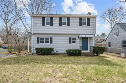 19 Montauk, Falmouth, MA 02536