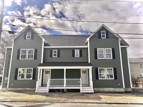 11 Court St #11, Lowell, MA 01852