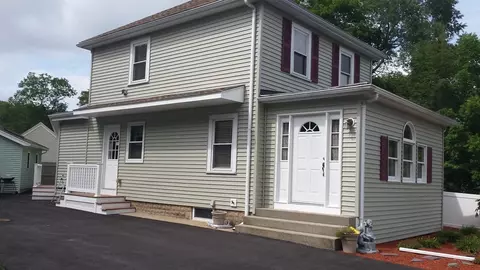 79 Wareham St, Middleboro, MA 02346
