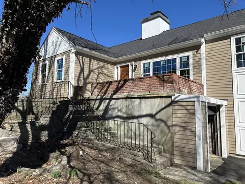 10 Blair Dr, Kingston, MA 02364