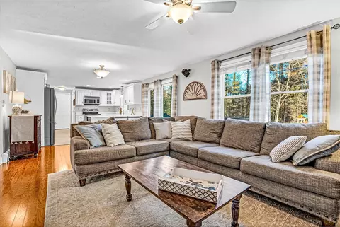 149 Pleasant St, Upton, MA 01568 photo 16
