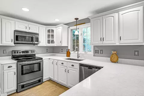 149 Pleasant St, Upton, MA 01568 photo 8