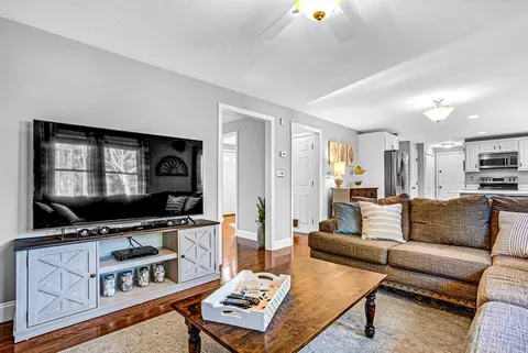 149 Pleasant St, Upton, MA 01568 photo 12