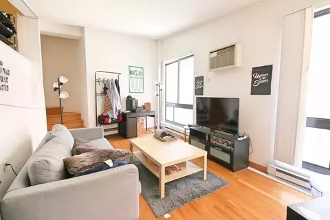 12 Stoneholm St #320, Boston, MA 02115