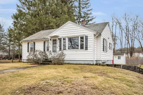 230 E River St, Orange, MA 01364 photo 2