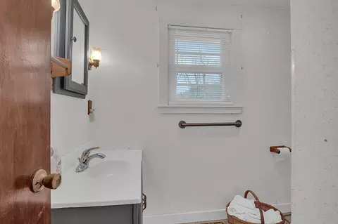230 E River St, Orange, MA 01364 photo 19