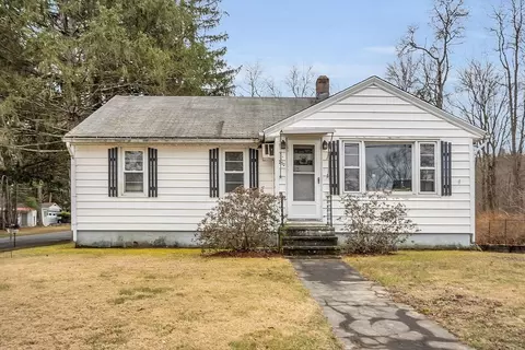 230 E River St, Orange, MA 01364