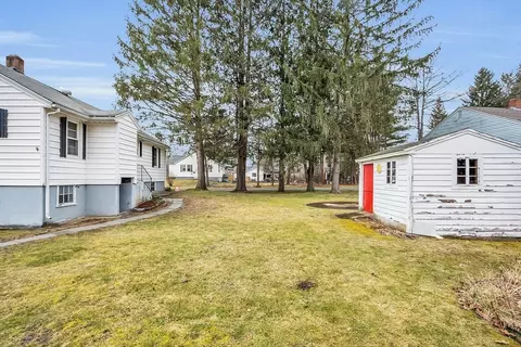 230 E River St, Orange, MA 01364 photo 7