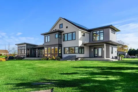 54 Island Rd, Essex, MA 01929