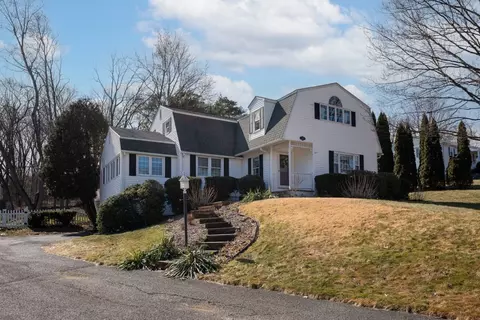 489 Gooseberry Rd, West Springfield, MA 01089