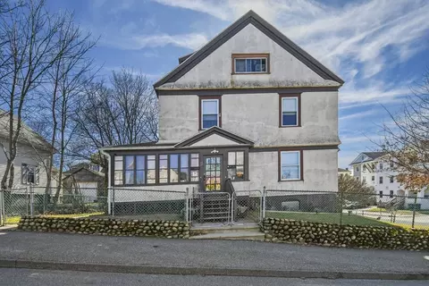 11 Vinton St, Worcester, MA 01605