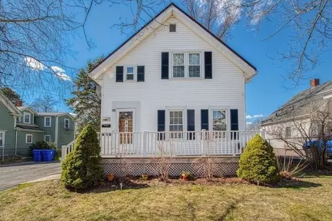 13 Charles St, Taunton, MA 02780