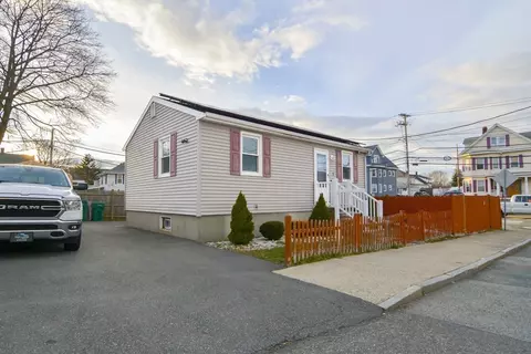 3 Hudson Ter, Lynn, MA 01905