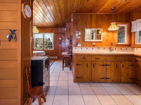 Kitchen - 85 Prudential Rd, Worcester, MA 01606 photo 4 of 5