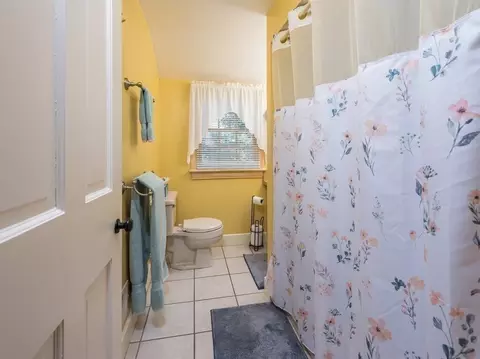 Bath - 85 Prudential Rd, Worcester, MA 01606 photo 3 of 4