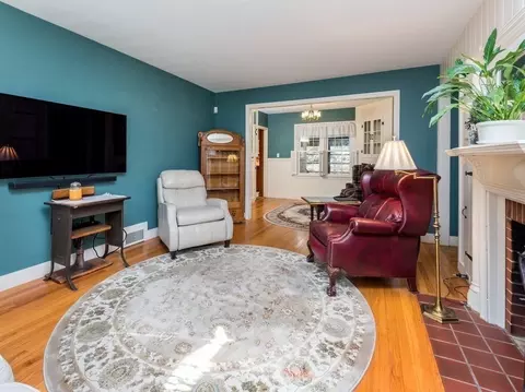 Living - 85 Prudential Rd, Worcester, MA 01606 photo 2 of 2