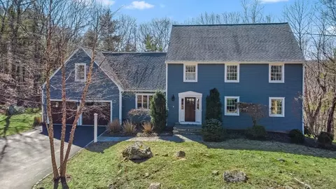 39 Rolling Ln, Dover, MA 02030