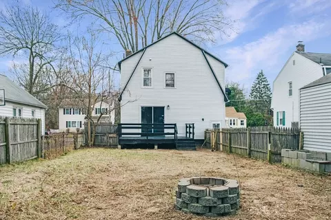 95 Upton St, Springfield, MA 01104 photo 27