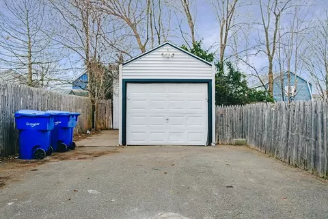 95 Upton St, Springfield, MA 01104 photo 26