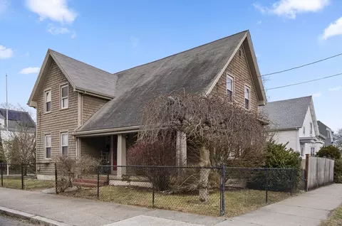 12 Nichols St, Lynn, MA 01902