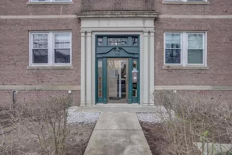 175 Kent St #4, Brookline, MA 02446 photo 2