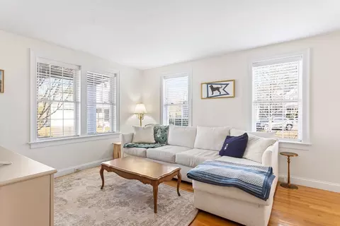 Living - 3 Fieldstone Cir #3, Wareham, MA 02576 photo 1 of 3