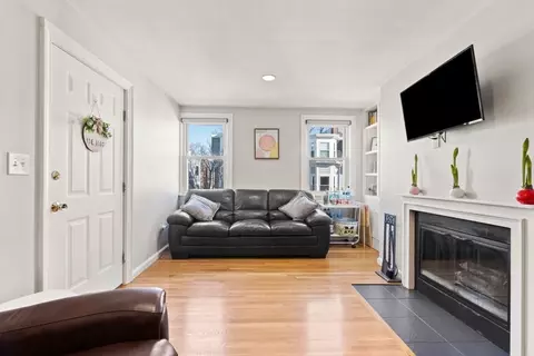 771 E 5th St #3, Boston, MA 02127