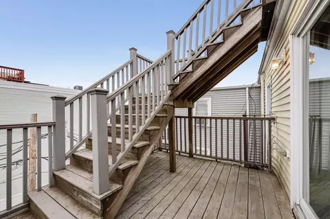 Exterior - 522 E 3rd St #3, Boston, MA 02127 photo 2 of 4