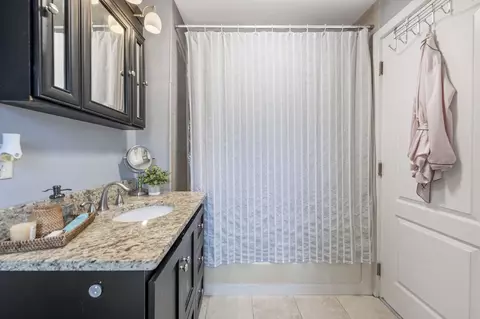 Bath - 522 E 3rd St #3, Boston, MA 02127 photo 1 of 1